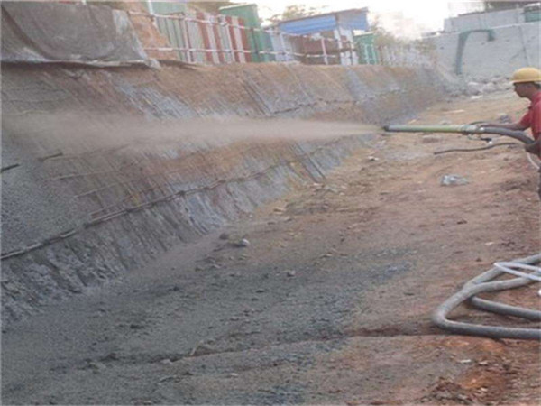 边坡挂网喷浆图片4