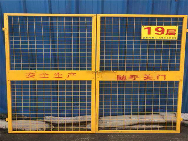 施工电梯门图片2