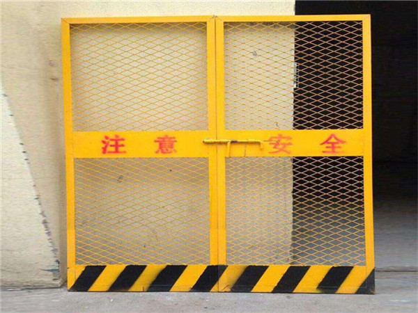 施工电梯门图片3