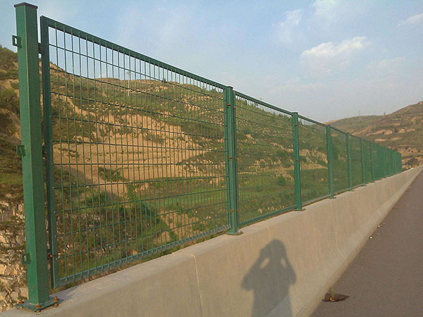 桥梁防抛网图片5